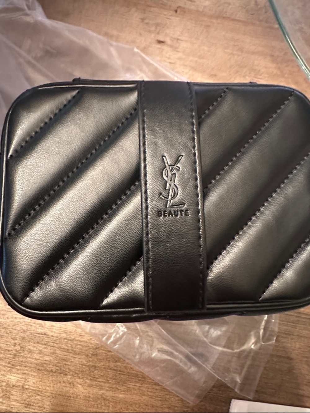 Saint Laurent Black Quilted Leather VANITY GWP (Novelty) - Picture 10 of 13